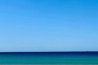Foto do oceano azul